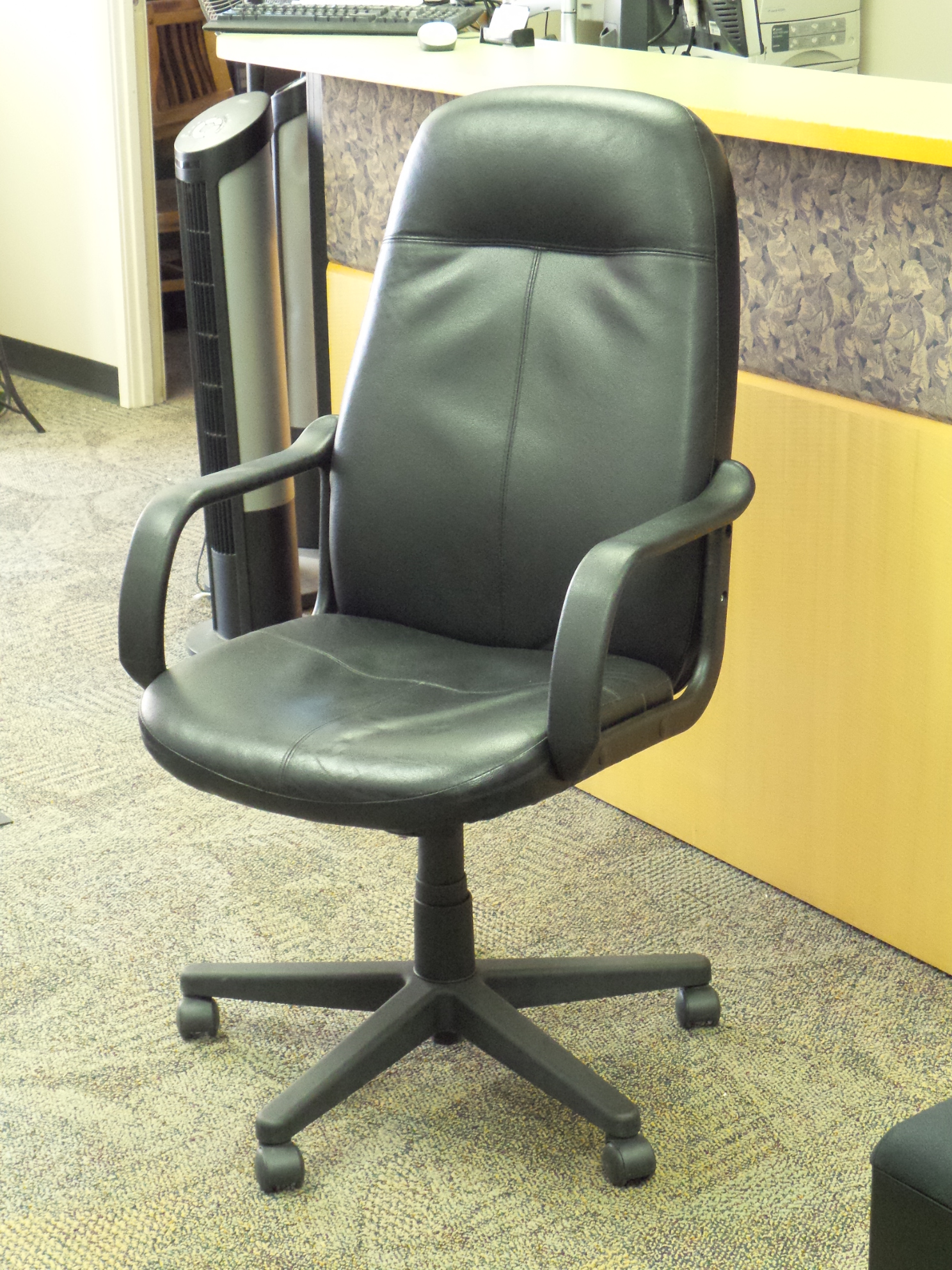 High Back Black Leather Executive Rolling Meeting Chair - Allsold.ca